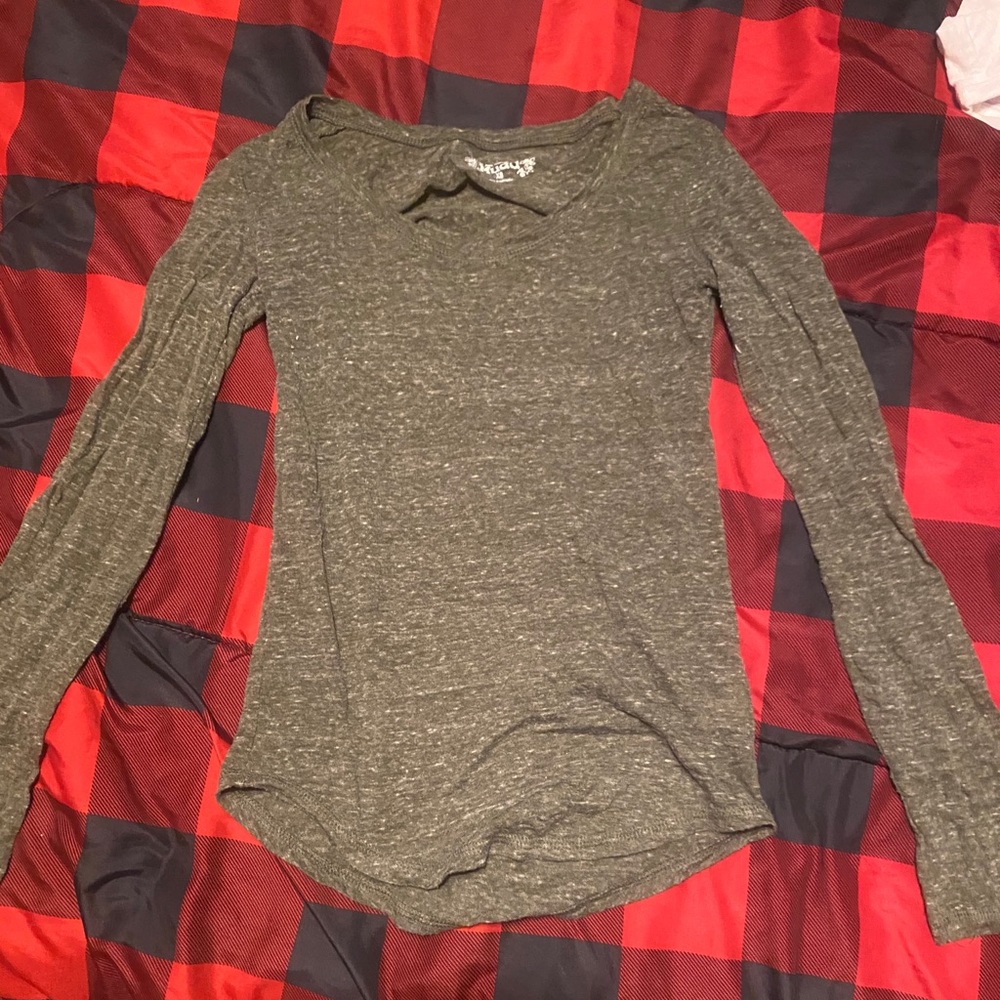 Green long sleeve shirt